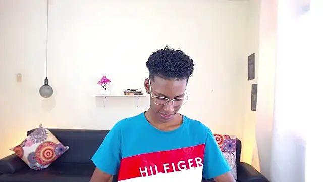 Snapshot of maiki18_ chatting on February 2025 04:56:02 PM maiki18 online show from February 2025 04:56:02 PM