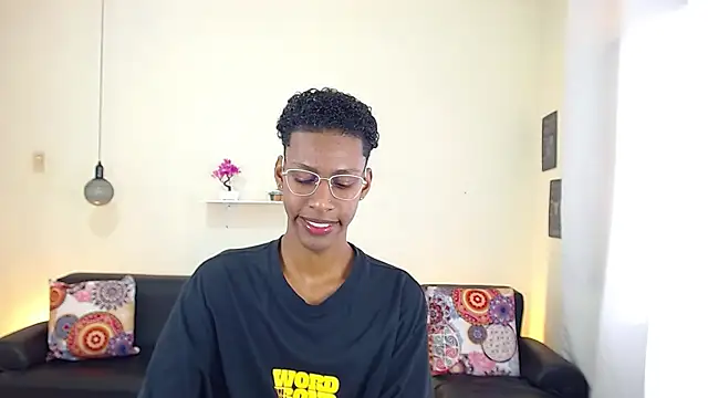 Snapshot of maiki18_ chatting on February 2025 01:51:02 PM maiki18 online show from February 2025 01:51:02 PM