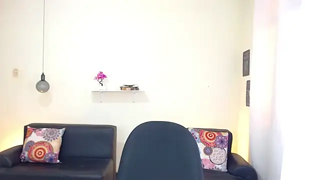 Snapshot of maiki18_ chatting on February 2025 01:33:01 PM maiki18 online show from February 2025 01:33:01 PM