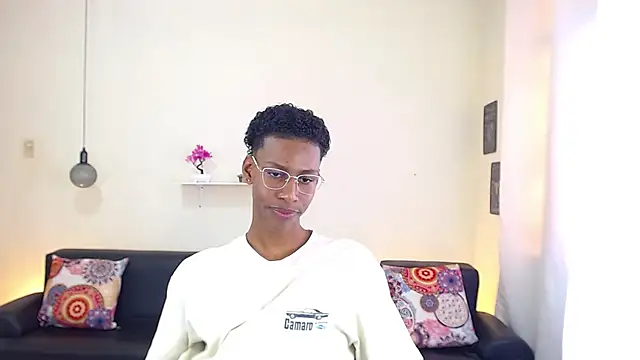 Snapshot of maiki18_ chatting on February 2025 04:37:01 PM maiki18 online show from February 2025 04:37:01 PM