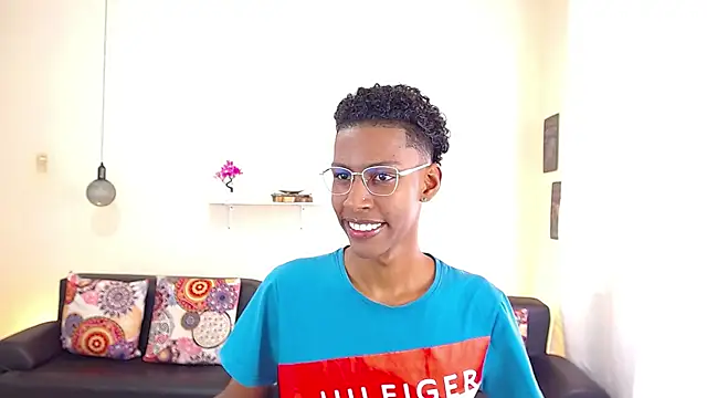 Snapshot of maiki18_ chatting on February 2025 01:53:02 PM maiki18 online show from February 2025 01:53:02 PM