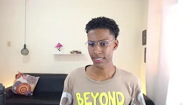 Snapshot of maiki18_ chatting on February 2025 07:58:02 PM maiki18 online show from February 2025 07:58:02 PM