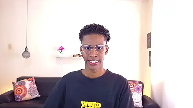 Snapshot of maiki18_ chatting on March 2025 01:51:01 PM maiki18 online show from March 2025 01:51:01 PM