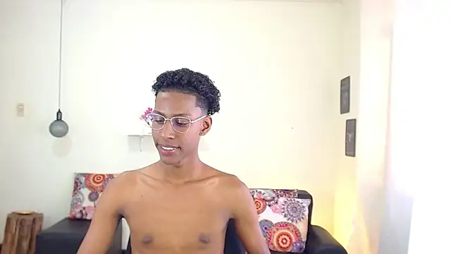 Snapshot of maiki18_ chatting on March 2025 04:49:01 PM maiki18 online show from March 2025 04:49:01 PM