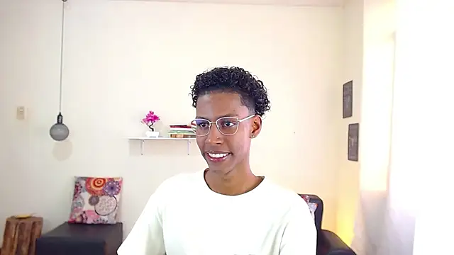 Snapshot of maiki18_ chatting on March 2025 01:47:01 PM maiki18 online show from March 2025 01:47:01 PM