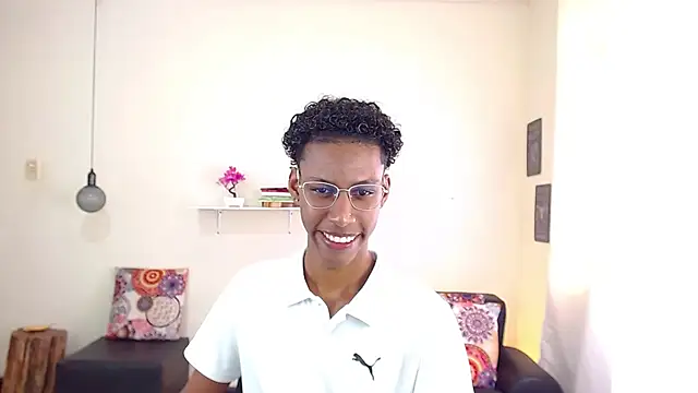 Snapshot of maiki18_ chatting on March 2025 01:43:02 PM maiki18 online show from March 2025 01:43:02 PM