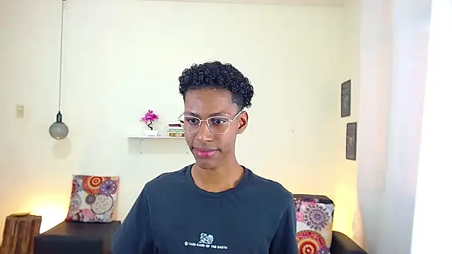 Snapshot of maiki18_ chatting on March 2025 07:59:02 PM maiki18 online show from March 2025 07:59:02 PM