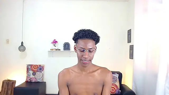 Snapshot of maiki18_ chatting on March 2025 04:55:02 PM maiki18 online show from March 2025 04:55:02 PM