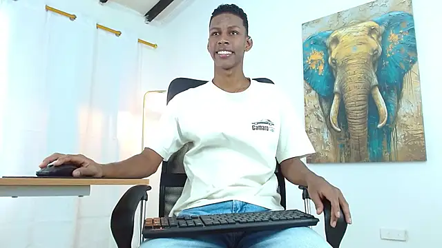 Snapshot of maiki18_ chatting on September 2025 02:06:02 PM maiki18 online show from September 2025 02:06:02 PM