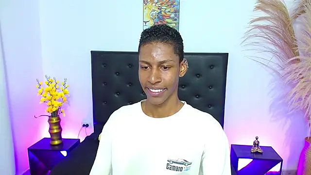 Snapshot of maiki18_ chatting on October 2025 02:02:02 PM maiki18 online show from October 2025 02:02:02 PM