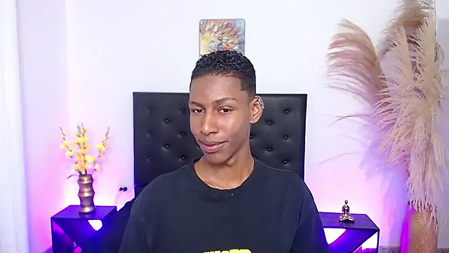 Snapshot of maiki18_ chatting on November 2025 01:57:01 PM maiki18 online show from November 2025 01:57:01 PM