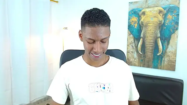 Snapshot of maiki18_ chatting on November 2025 08:53:01 PM maiki18 online show from November 2025 08:53:01 PM