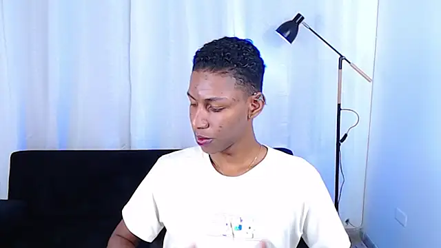 Snapshot of maiki18_ chatting on November 2025 02:42:02 PM maiki18 online show from November 2025 02:42:02 PM