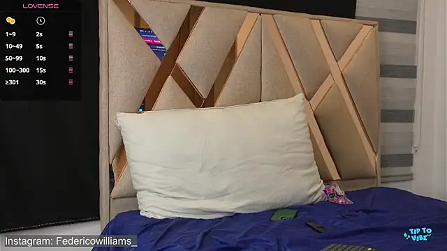 Derek w online show from October 2025 04:57:02 AM