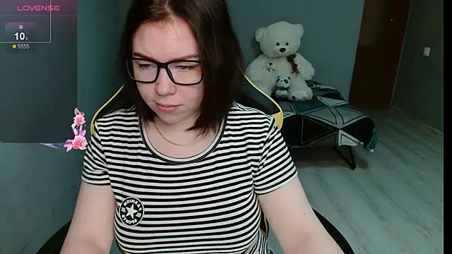 Snapshot of Emily_Amorre chatting on October 2025 01:14:02 AM Emily Amorre online show from October 2025 01:14:02 AM