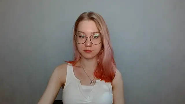 Snapshot of cindi_hot chatting on December 2024 08:04:01 AM cindi hot online show from December 2024 08:04:01 AM