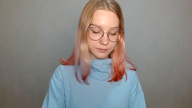 Snapshot of cindi_hot chatting on December 2024 01:00:02 PM cindi hot online show from December 2024 01:00:02 PM