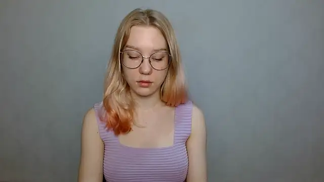 Snapshot of cindi_hot chatting on January 2025 08:18:02 AM cindi hot online show from January 2025 08:18:02 AM