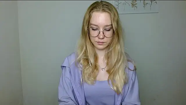 Snapshot of cindi_hot chatting on October 2025 12:59:02 PM cindi hot online show from October 2025 12:59:02 PM