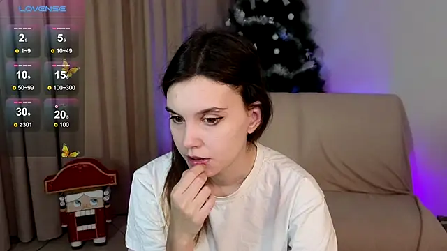 Snapshot of SusieMorris chatting on December 2024 05:12:02 AM SusieMorris online show from December 2024 05:12:02 AM