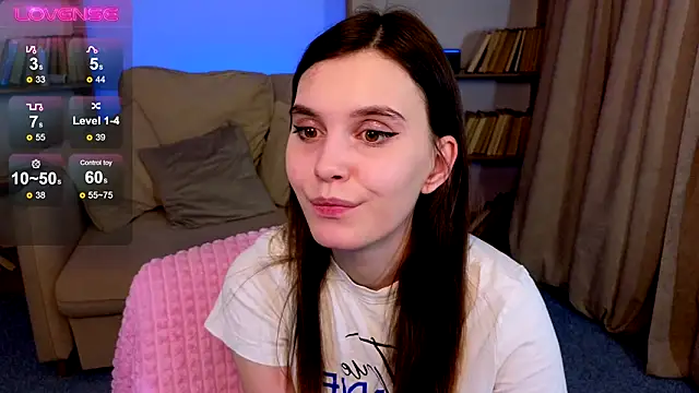 Snapshot of SusieMorris chatting on February 2025 02:06:02 AM SusieMorris online show from February 2025 02:06:02 AM