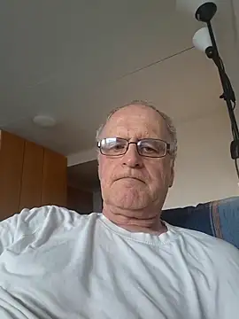 Milkasahne64 online show from October 2025 08:57:01 AM