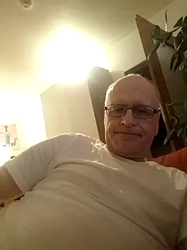 Milkasahne64 online show from October 2025 05:44:02 PM