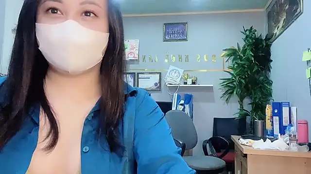 Bamboo Swetie online show from December 2024 02:37:02 PM