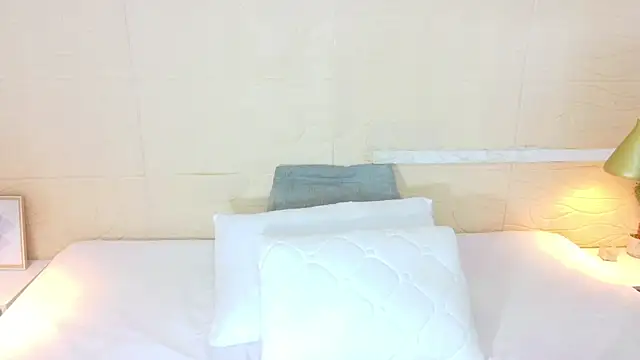 Shamiraa moore online show from October 2025 08:20:02 PM