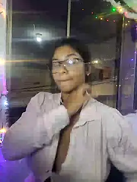 Sofythom1 online show from December 2024 11:18:02 PM