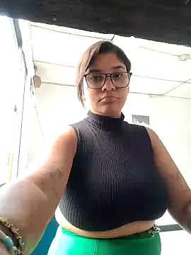 Sofythom1 online show from December 2024 07:22:02 PM