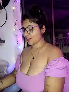 Sofythom1 online show from February 2025 11:37:01 PM