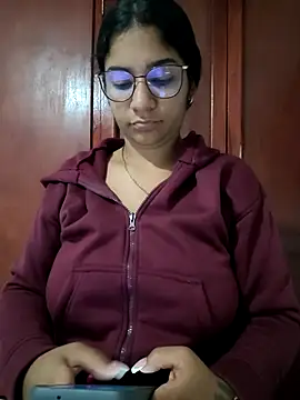 Sofythom1 online show from February 2026 02:50:02 AM