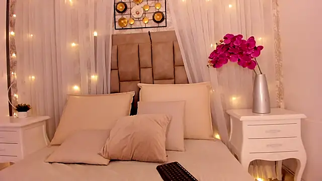 Snapshot of MarianaSanz chatting on December 2024 07:59:02 PM MarianaSanz online show from December 2024 07:59:02 PM