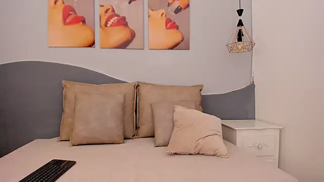 Snapshot of MarianaSanz chatting on November 2025 01:11:02 PM MarianaSanz online show from November 2025 01:11:02 PM