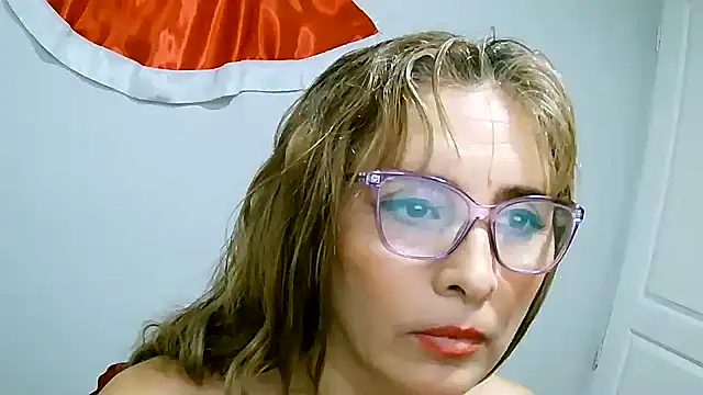 Snapshot of leona- chatting on January 2025 12:16:02 AM leona- online show from January 2025 12:16:02 AM
