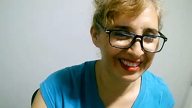 Snapshot of leona- chatting on February 2025 08:53:01 PM leona- online show from February 2025 08:53:01 PM