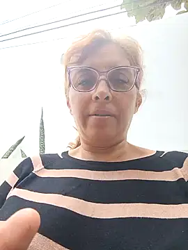Snapshot of leona- chatting on February 2025 01:30:02 PM leona- online show from February 2025 01:30:02 PM