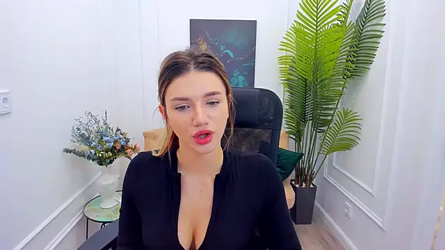 Snapshot of SelenaeMoore chatting on September 2025 03:39:02 AM SelenaeMoore online show from September 2025 03:39:02 AM