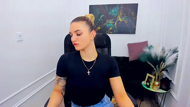 SelenaeMoore online show from February 2026 07:34:01 PM