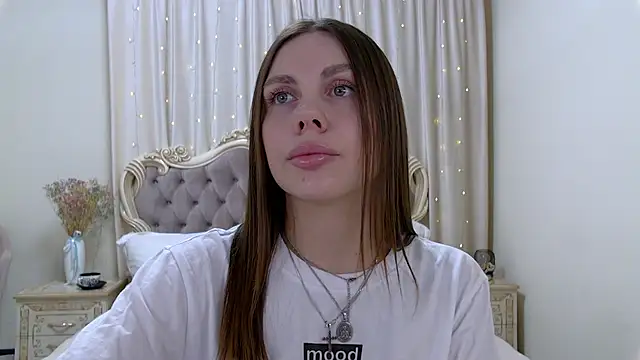 Snapshot of RoseHubbard chatting on January 2025 05:51:01 AM RoseHubbard online show from January 2025 05:51:01 AM