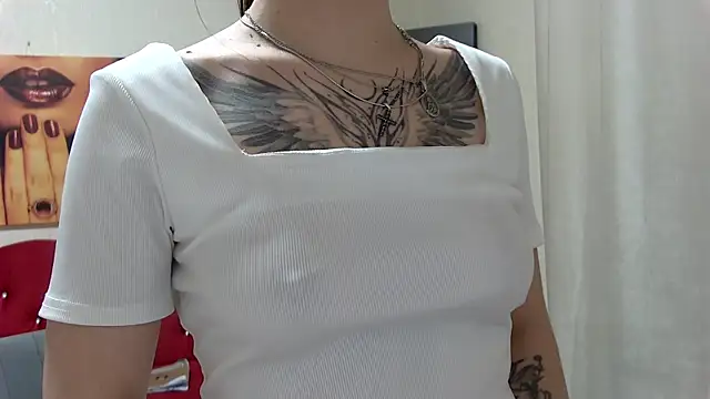 Snapshot of RoseHubbard chatting on February 2025 03:01:02 PM RoseHubbard online show from February 2025 03:01:02 PM