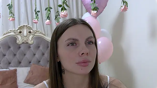 Snapshot of RoseHubbard chatting on February 2025 03:11:02 AM RoseHubbard online show from February 2025 03:11:02 AM