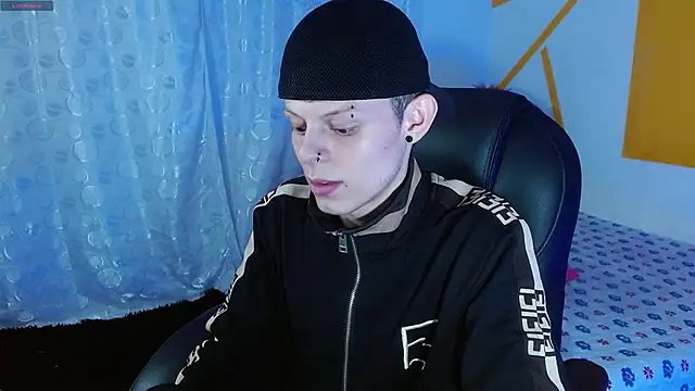 Snapshot of Matthew_Boy_ chatting on December 2024 04:51:02 AM Matthew Boy  online show from December 2024 04:51:02 AM