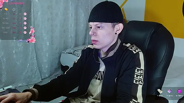 Snapshot of Matthew_Boy_ chatting on January 2025 05:04:02 AM Matthew Boy  online show from January 2025 05:04:02 AM