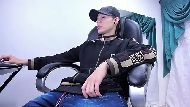 Snapshot of Matthew_Boy_ chatting on January 2025 05:35:01 AM Matthew Boy  online show from January 2025 05:35:01 AM