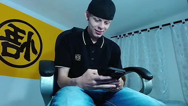 Snapshot of Matthew_Boy_ chatting on February 2025 01:13:02 PM Matthew Boy  online show from February 2025 01:13:02 PM