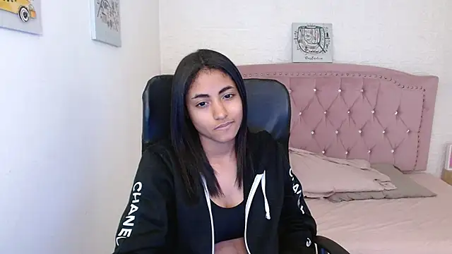 shaneelle online show from February 2025 03:10:02 AM