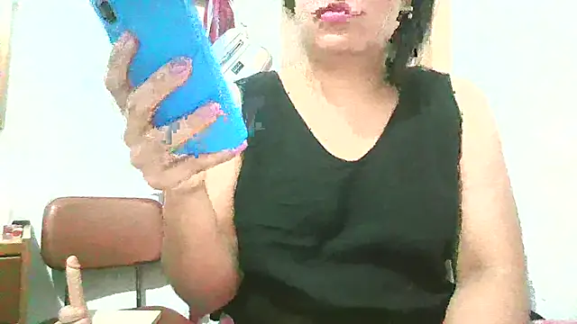 Snapshot of katymojadit chatting on November 2025 09:25:02 PM katymojadit online show from November 2025 09:25:02 PM