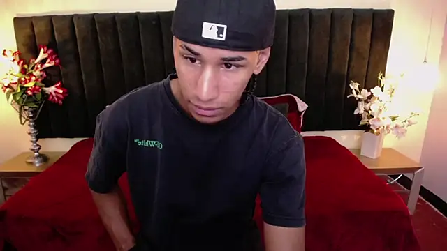 Snapshot of soft_attraction chatting on February 2026 07:40:01 PM soft attraction online show from February 2026 07:40:01 PM